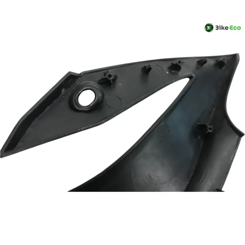 Cache lateral droit YAMAHA XJ6 N 600 2009-2011