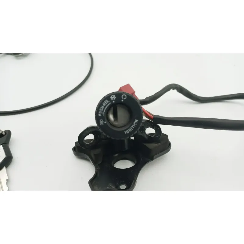 Jeu de serrure contacteur a cle MV AGUSTA BRUTALE 675 ABS 2012 - 2017