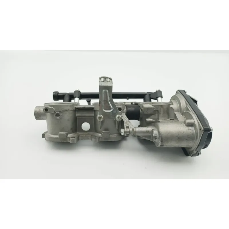 Rampe d'injection MV AGUSTA BRUTALE 675 ABS 2012 - 2017