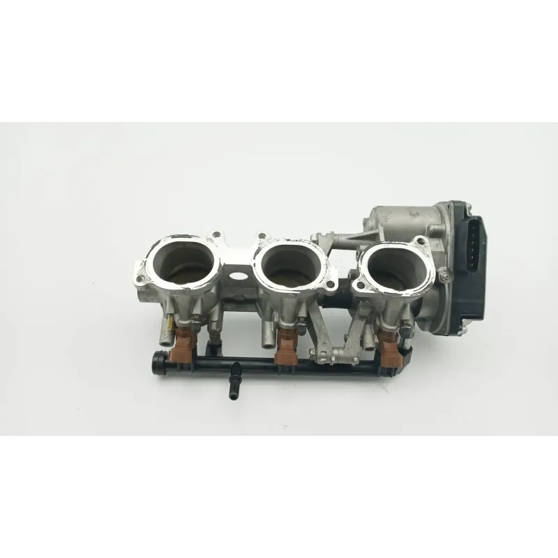 Rampe d'injection MV AGUSTA BRUTALE 675 ABS 2012 - 2017