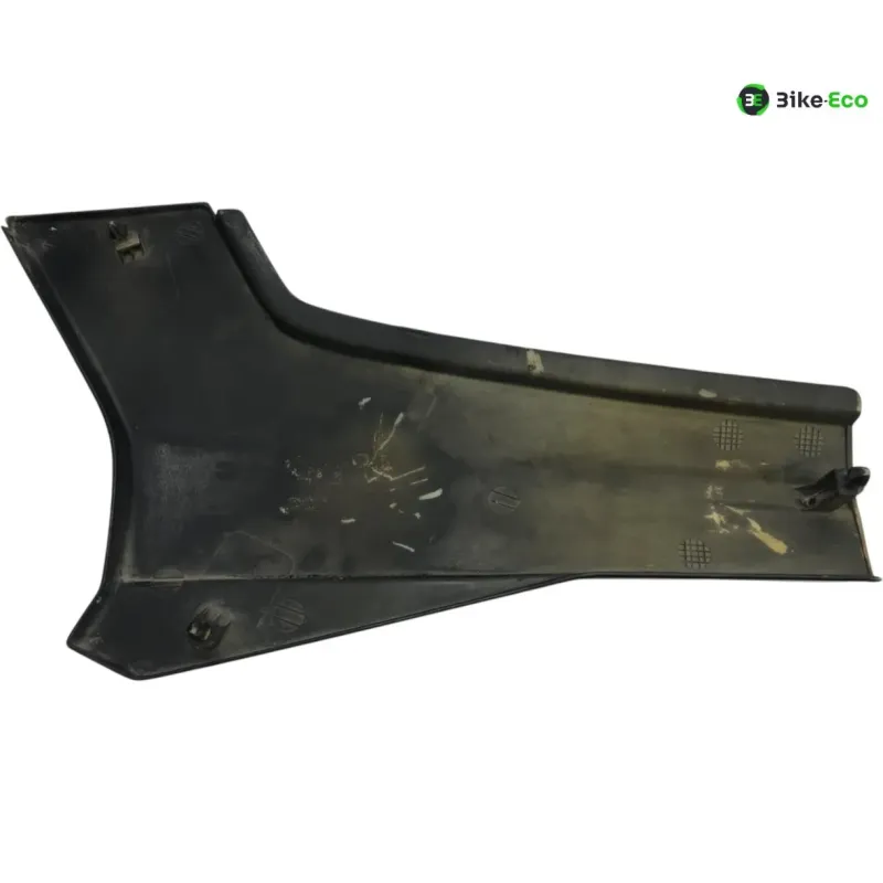 Cache carenage sous selle droit HONDA VF 400 F 1983-1984