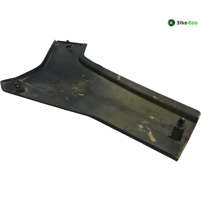 Cache carenage sous selle droit HONDA VF 400 F 1983-1984
