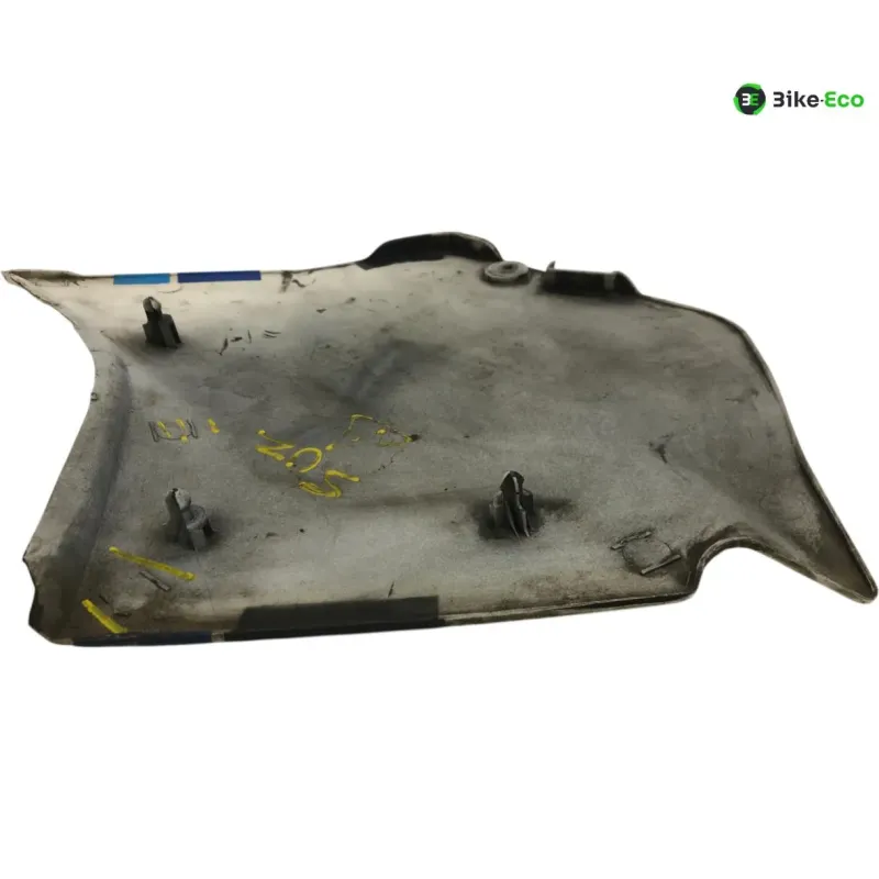 Cache carenage sous selle gauche SUZUKI GSXR 750 1985-1987