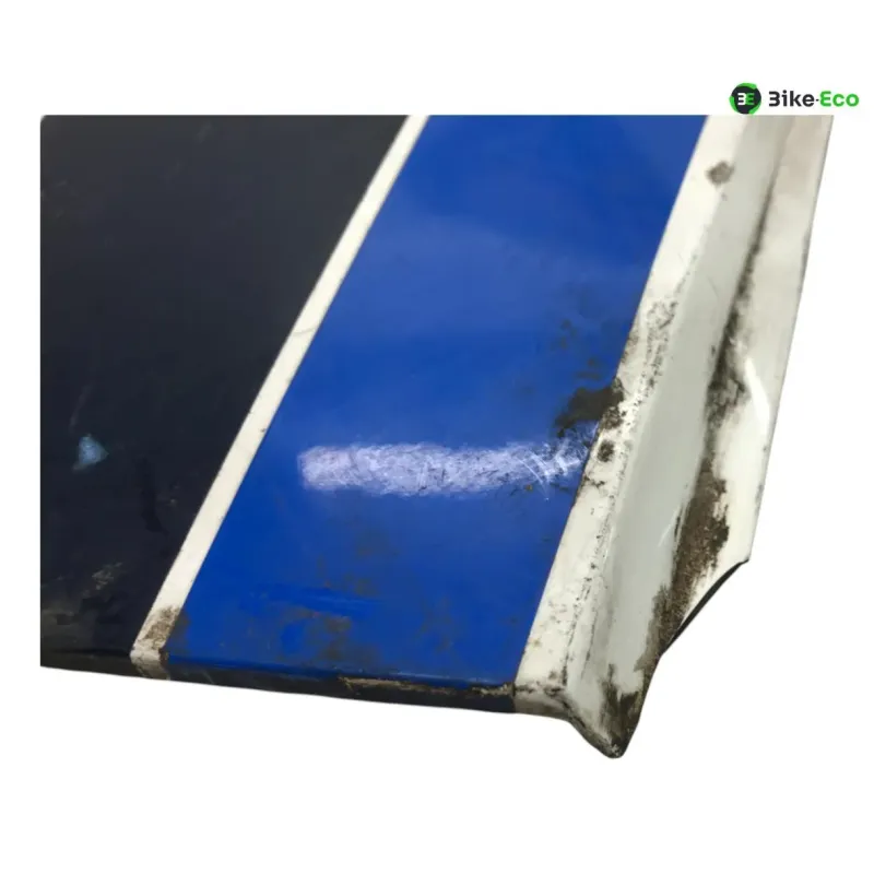 Cache carenage sous selle gauche SUZUKI GSXR 750 1985-1987