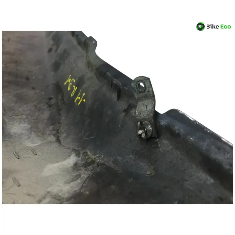 Cache carenage coque arriere gauche SUZUKI GSXR 1100 1991-1992