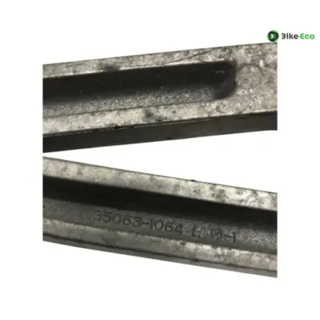 Platine et repose pieds arriere gauche KAWASAKI Z 750 2004-2006