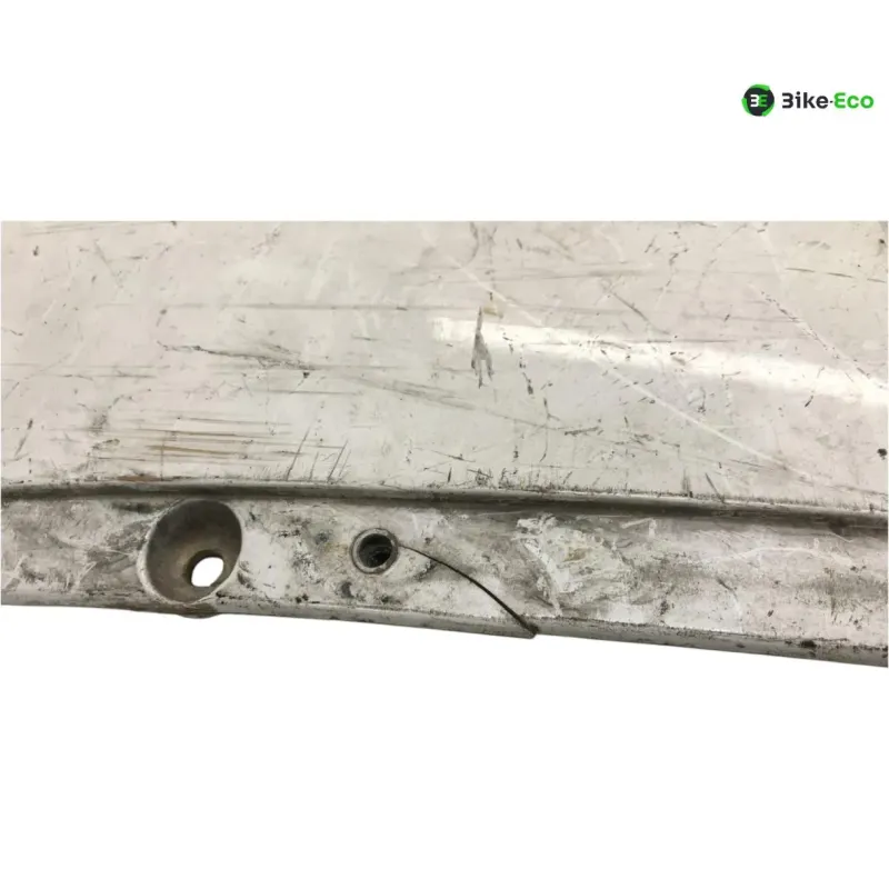 Cache flanc de carenage gauche SUZUKI RG 125 1985-1991 GAMMA