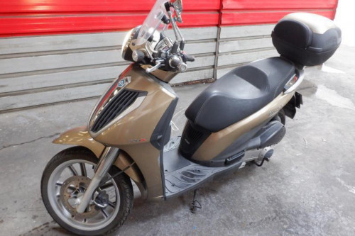 PIAGGIO 300 CARNABY CRUISER
