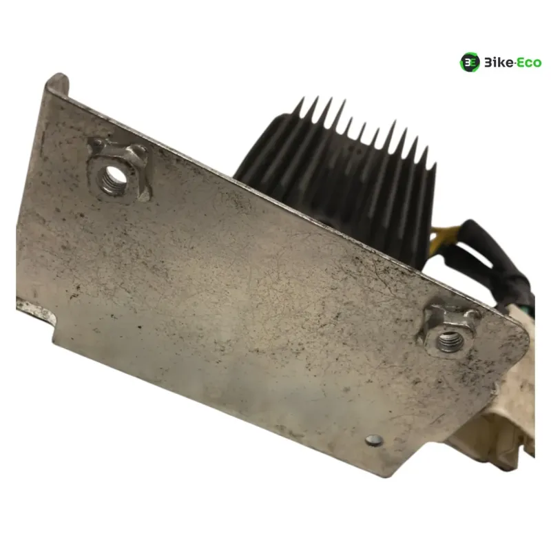Regulateur charge batterie PIAGGIO VESPA GTS 300 2018-2020 SUPER HPE-TECH