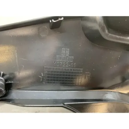 Cache carenage sous selle droit YAMAHA YZF 700 2022-2025 R7
