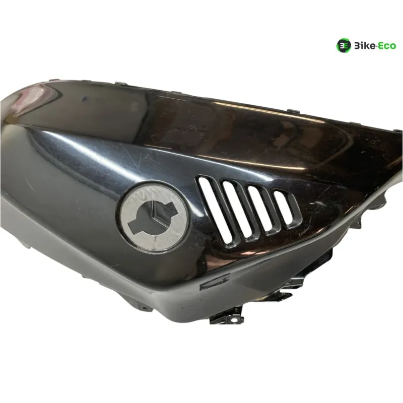 Cache reservoir droit YAMAHA YZF 700 2022-2025 R7
