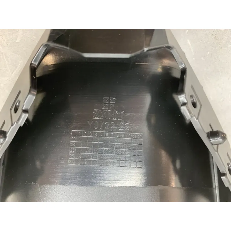 Cache carenage centrale sabot YAMAHA YZF 700 2022-2025 R7
