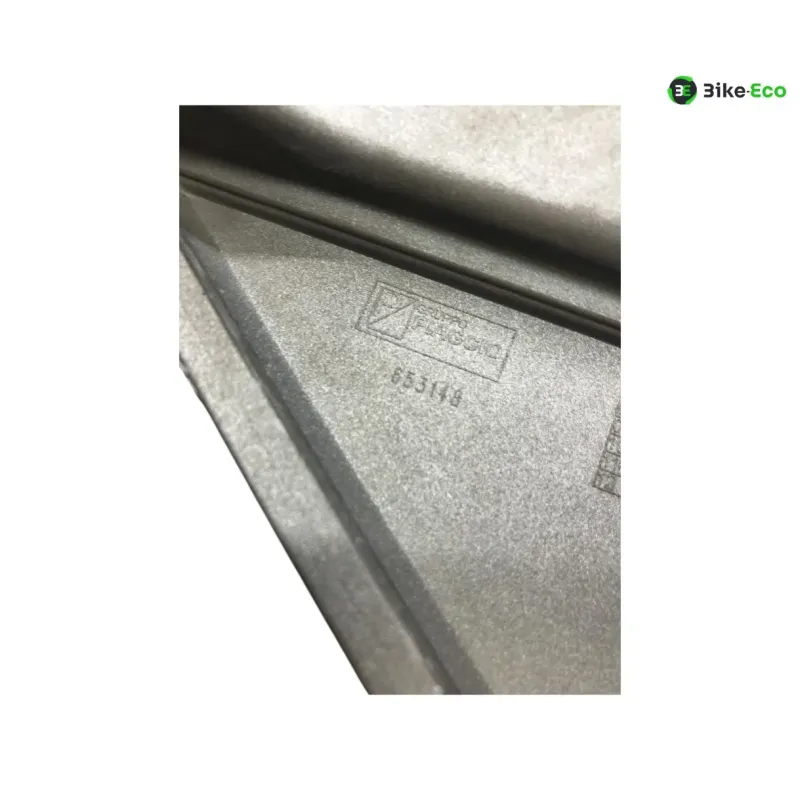 Cache lateral droit GILERA GP 800 2007-2011