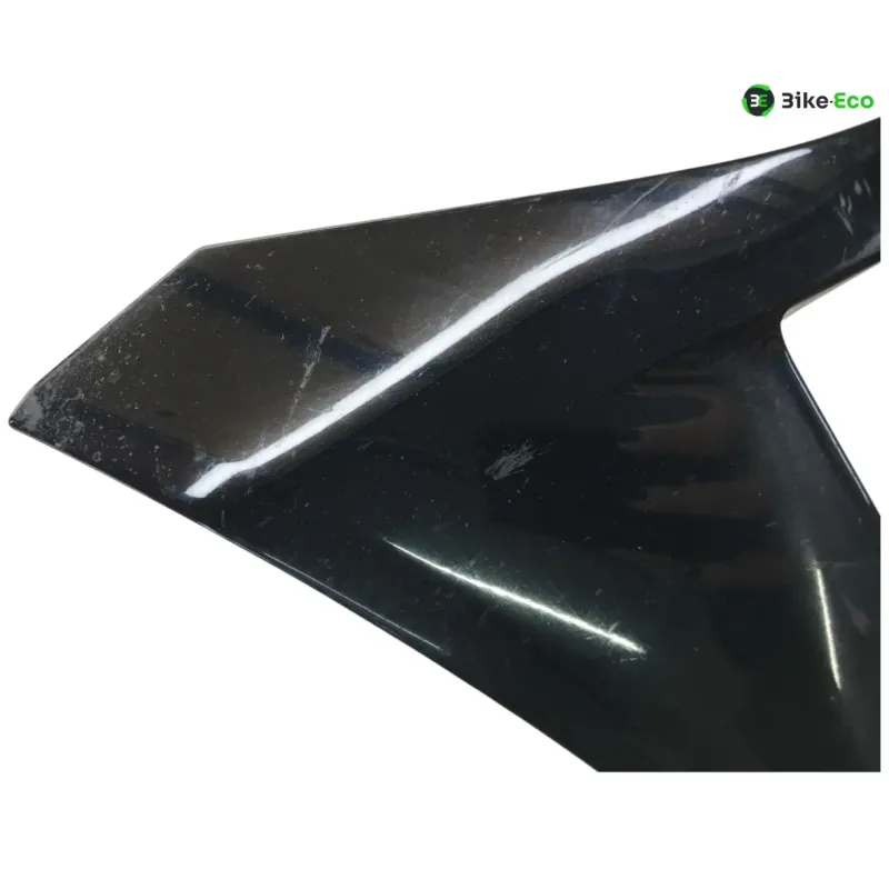 Cache flanc de carenage droit YAMAHA YZF 700 2022-2024 R7