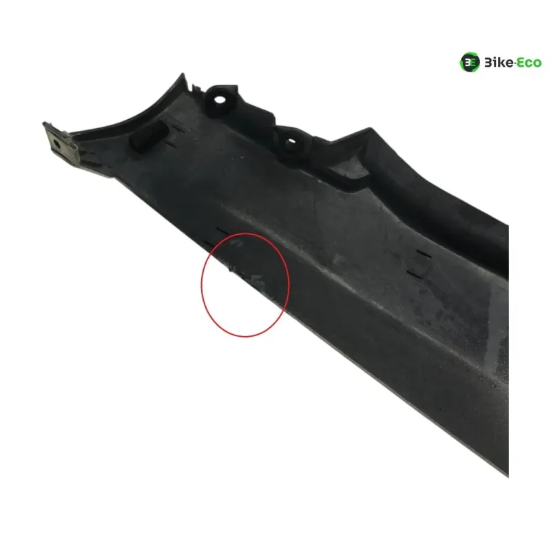 Cache carenage coque arriere gauche SUZUKI GSX F 750 1989-1997