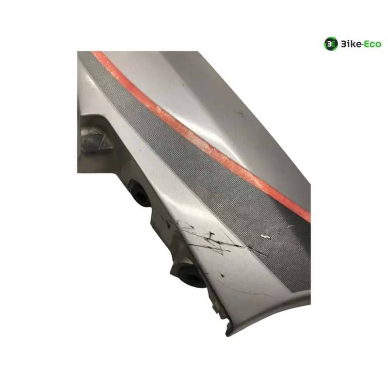 Cache carenage coque arriere droit SUZUKI GSX F 750 1989-1997