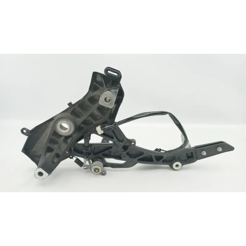 Platine avant droite HONDA CBR 600 F 2011 - 2013