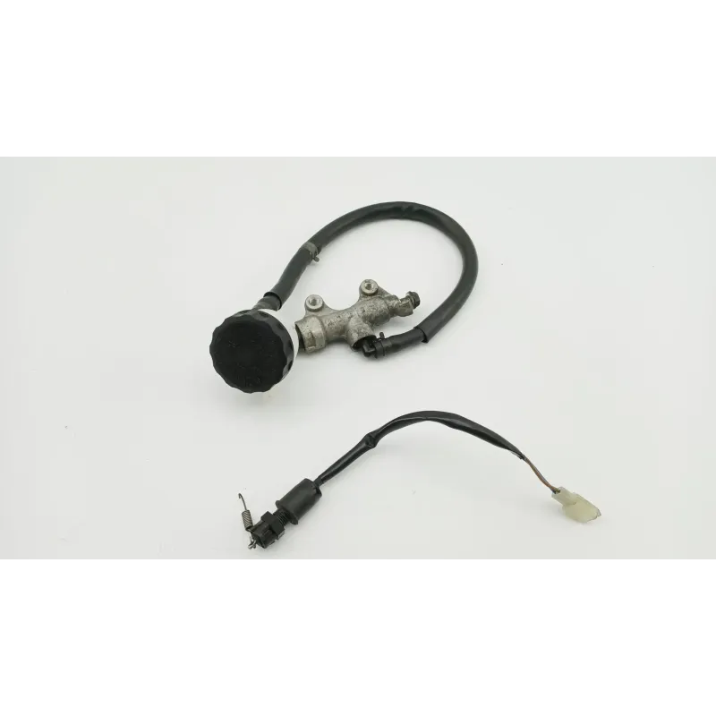 Maitre cylindre frein arriere KAWASAKI ER6 650 F 2005 - 2008