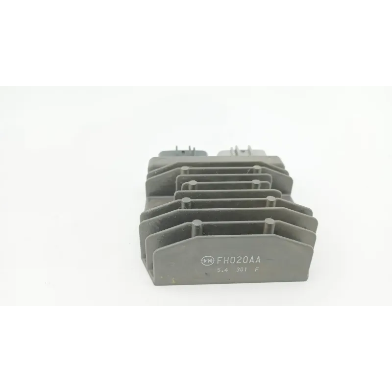 Regulateur charge batterie TRIUMPH STREET TRIPLE 675 R ABS 2013 - 2016