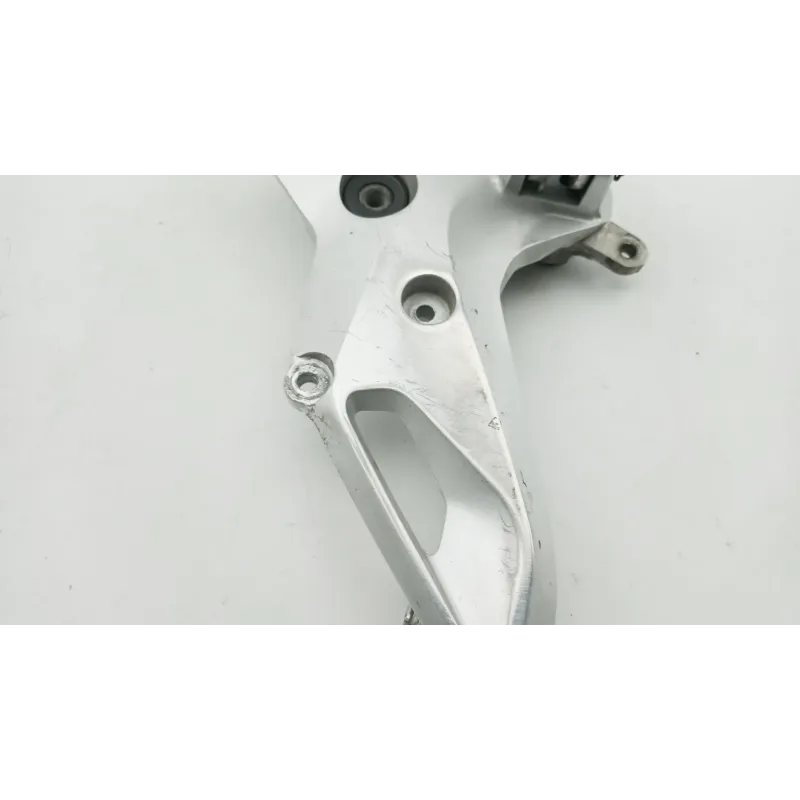 Platine avant droite SUZUKI GSX 1300 BKING 2007 - 2011