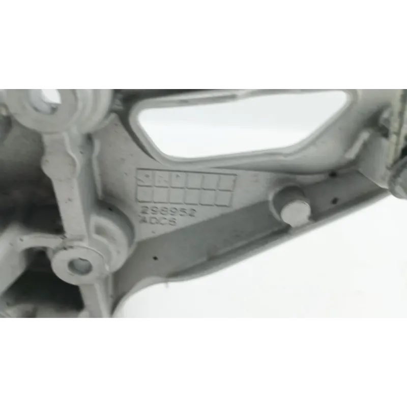 Platine avant droite SUZUKI GSX 1300 BKING 2007 - 2011