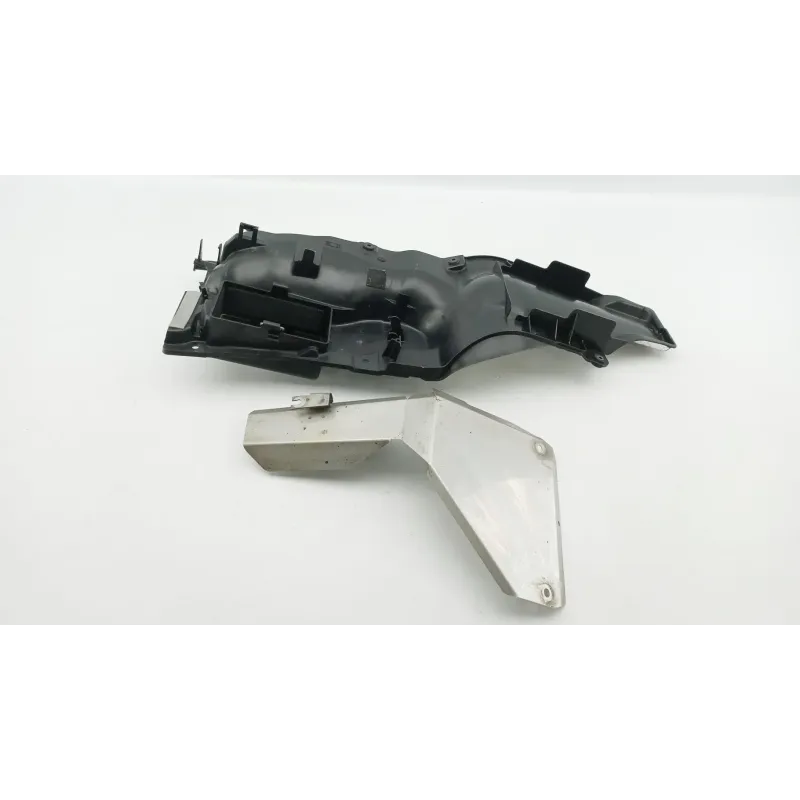 Passage de roue SUZUKI GSX 1300 BKING 2007 - 2011