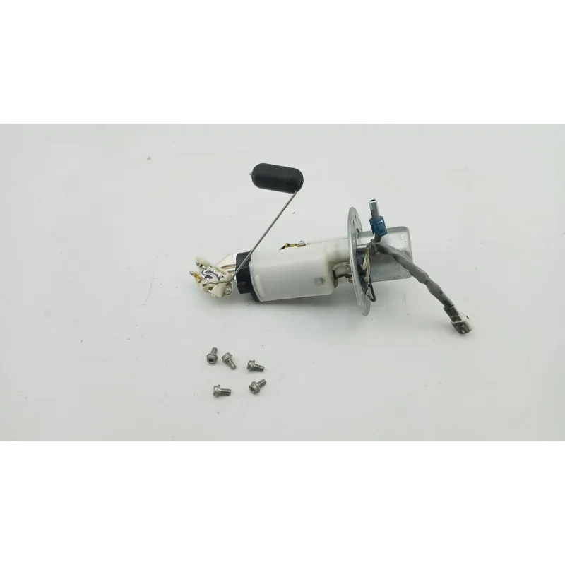 Pompe a essence SUZUKI GSX 1300 BKING 2007 - 2011