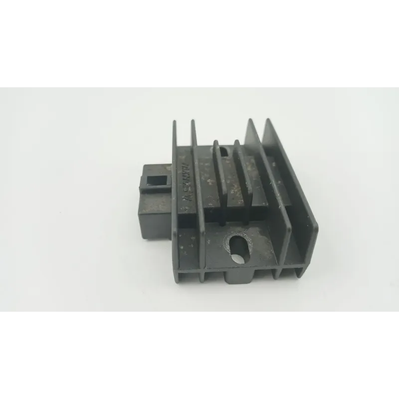 Regulateur charge batterie YAMAHA YBR 125 2005 - 2006