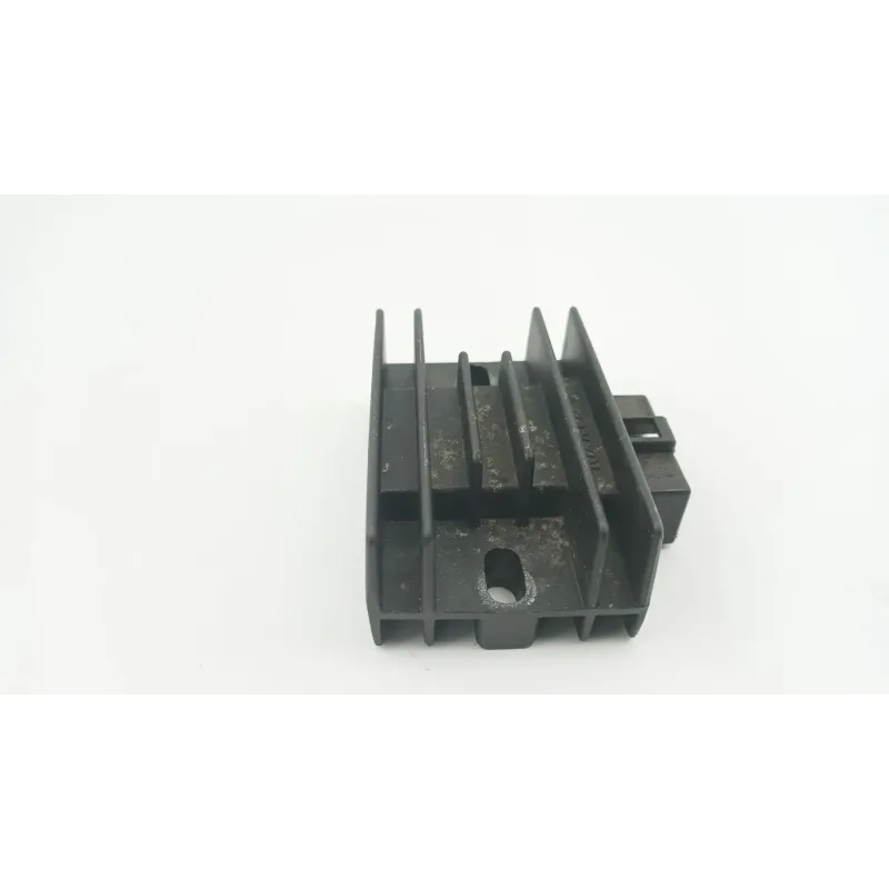 Regulateur charge batterie YAMAHA YBR 125 2005 - 2006