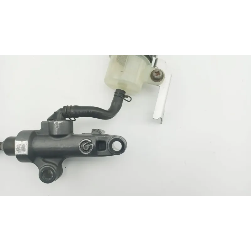 Maitre cylindre frein arriere YAMAHA YZF 1000 R1 2004 - 2006