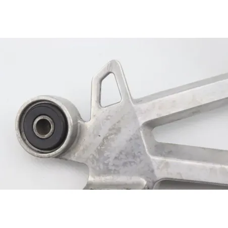 Platine arriere droite YAMAHA FZS 600 FAZER 2002 - 2003