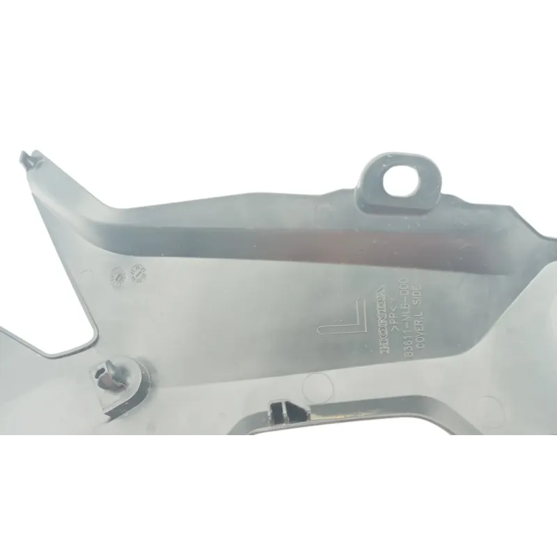 Cache reservoir gauche HONDA CB 750 HORNET ABS 2023 - 2026