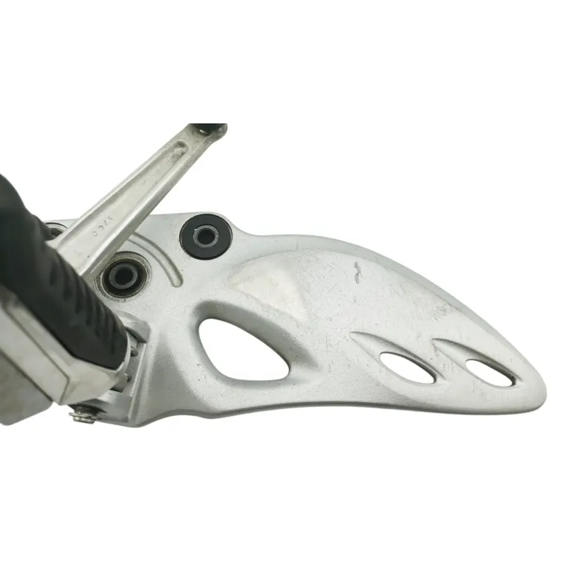 Platine avant gauche SUZUKI GSXR 1300 HAYABUSA 2008 - 2010