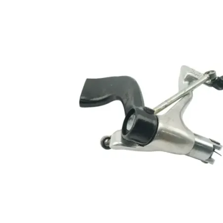 Platine avant droite HARLEY DAVIDSON XL 1200 SPORTSTER CUSTOM 2004 - 2006