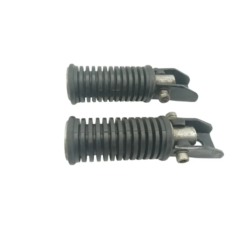 Repose pieds arriere droit SUZUKI GN 125 1983 - 2002