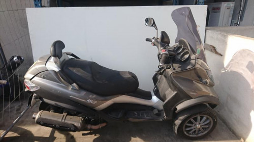 PIAGGIO MP3 400