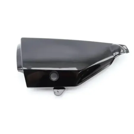 Cache carenage sous selle gauche SUZUKI GT 125 X4 1980 - 1984