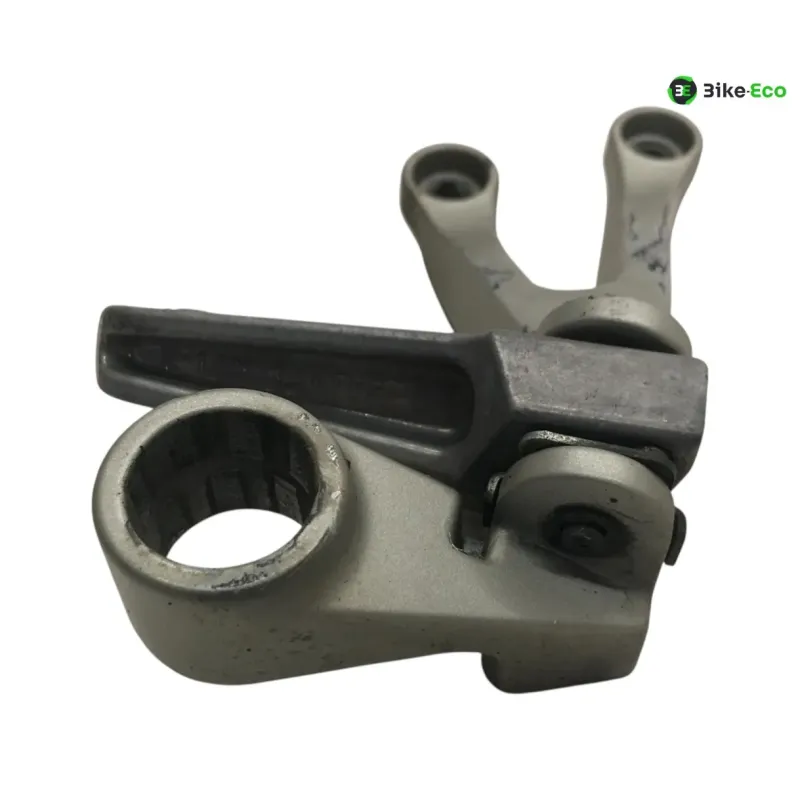 Platine arriere droite KAWASAKI ZX6 R 600 2000-2001 NINJA