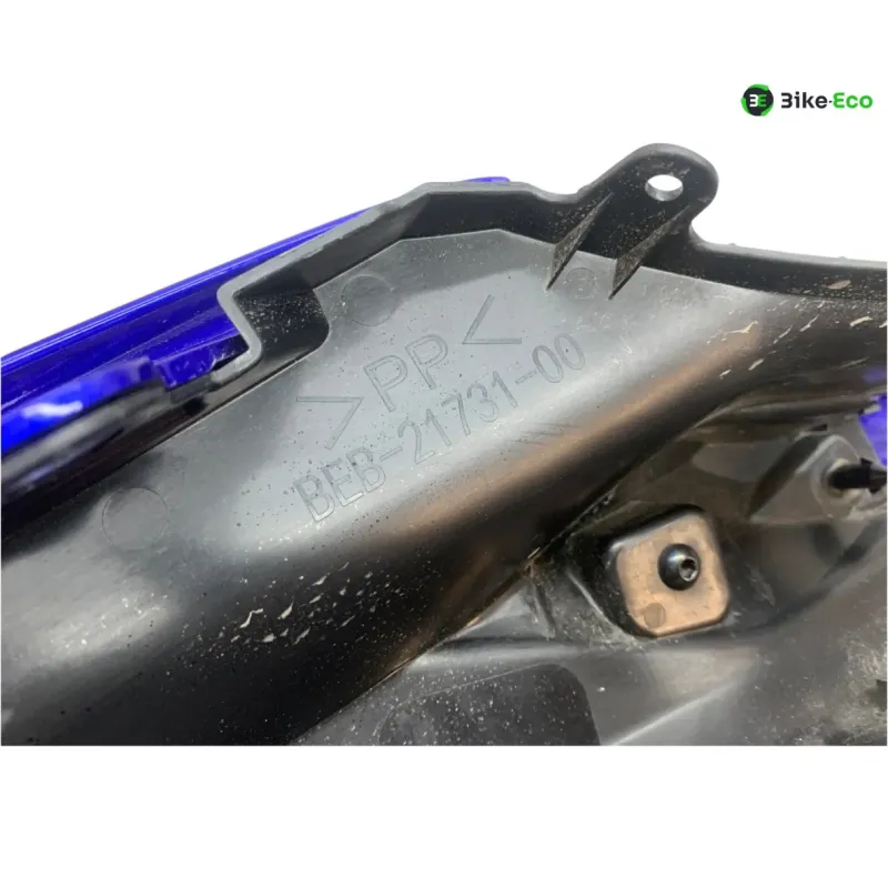 Cache carenage coque arriere gauche YAMAHA YZF 700 2022-2025 R7