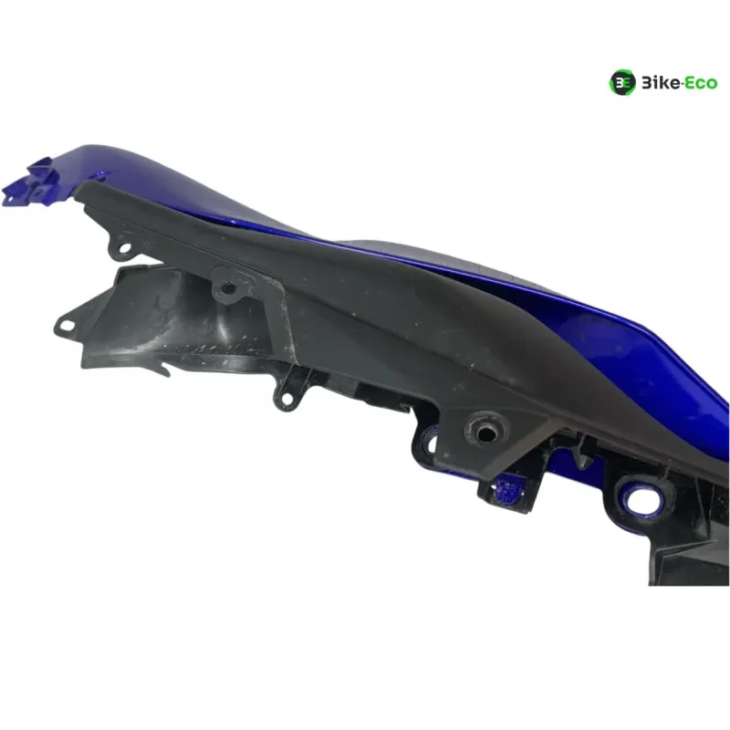 Cache carenage coque arriere gauche YAMAHA YZF 700 2022-2025 R7