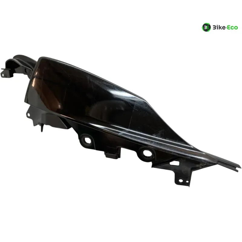 Cache carenage coque arriere droit YAMAHA YZF 700 2022-2025 R7