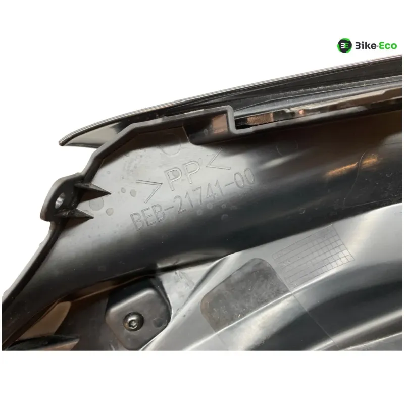 Cache carenage coque arriere droit YAMAHA YZF 700 2022-2025 R7