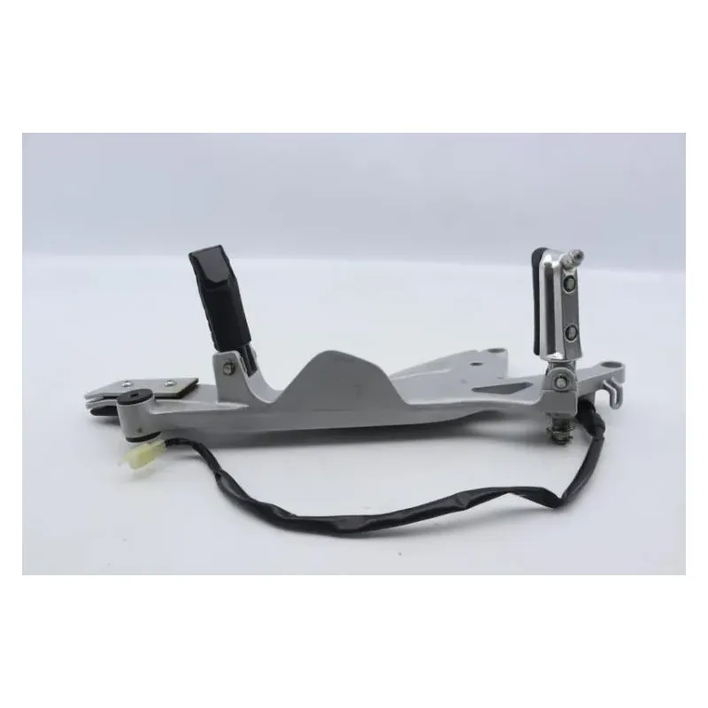 Platine avant droite HONDA CBF 500 2004 - 2007