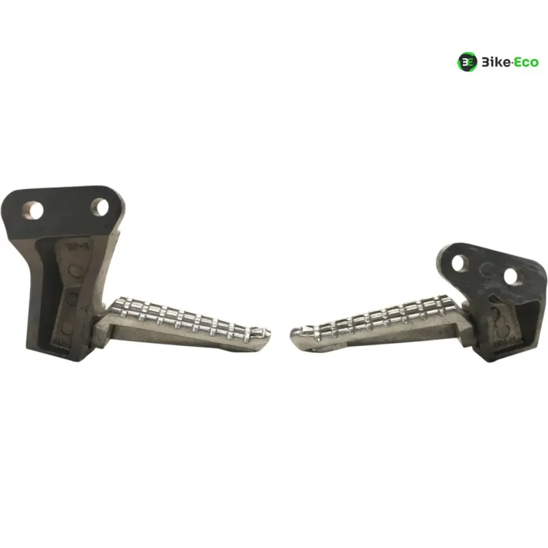 Platine et repose pieds arriere droit et gauche YAMAHA GPD 125 2017-2019 NMAX