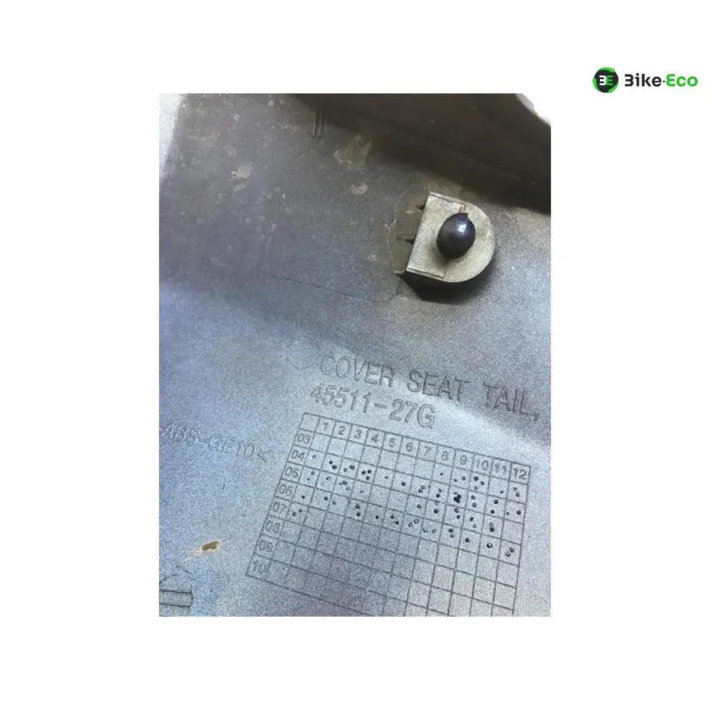 Cache carenage coque arriere droit SUZUKI DL 650 2007-2011 VSTROM