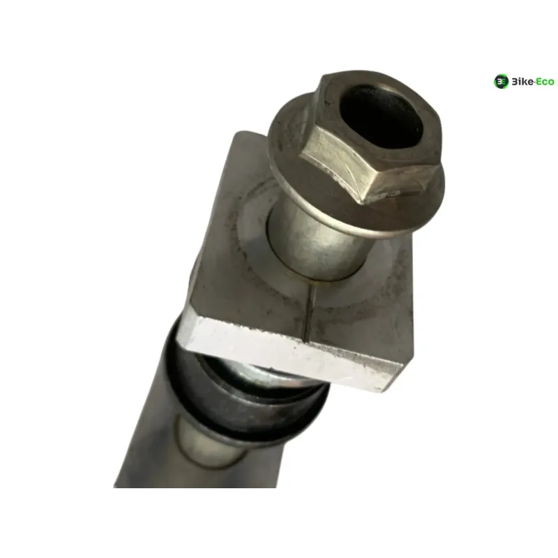 Axe de roue arriere KAWASAKI Z 900 2020-2022 A2