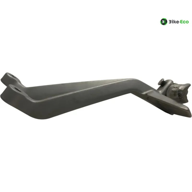 Platine et repose pieds arriere droit TRIUMPH STREET TRIPLE S 660 2017-2019