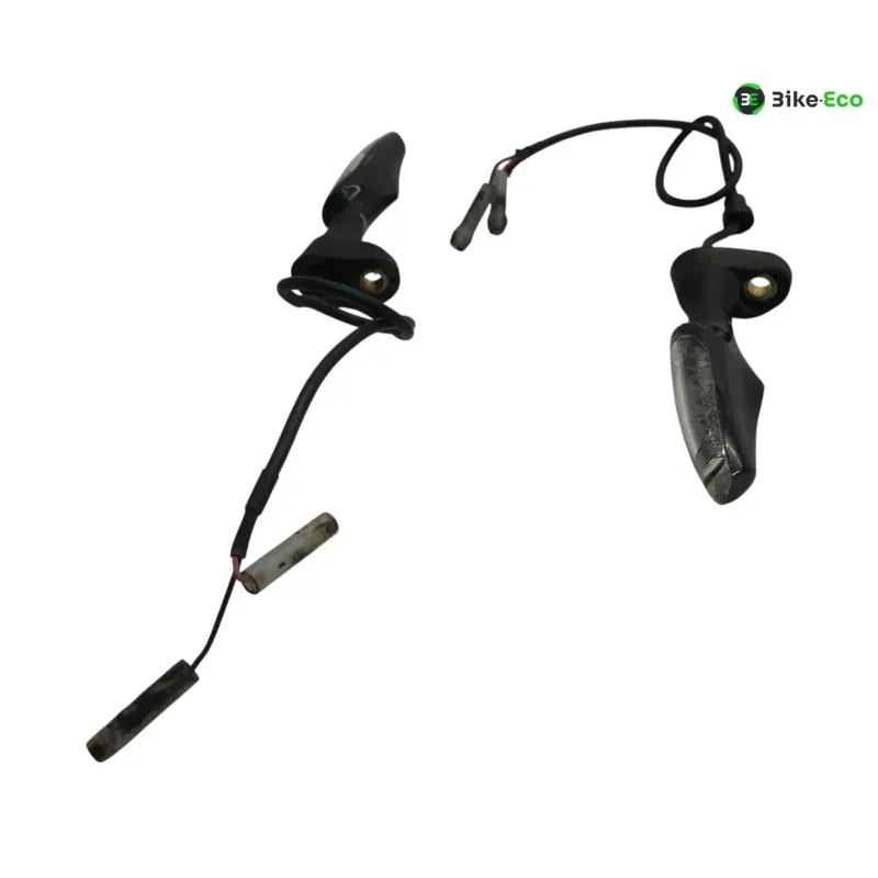 Clignotants avant TRIUMPH STREET TRIPLE S 660 2017-2019