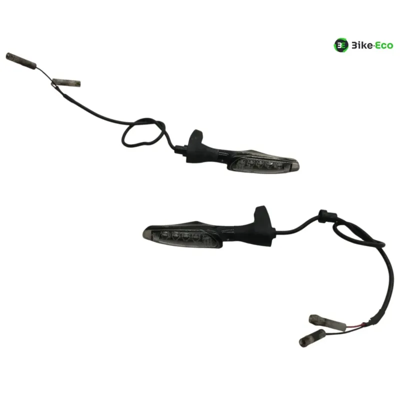 Clignotants avant TRIUMPH STREET TRIPLE S 660 2017-2019