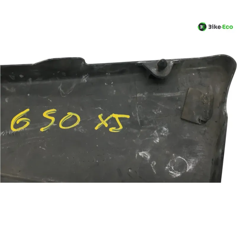 Cache carenage sous selle gauche YAMAHA XJ 650 1980-1983